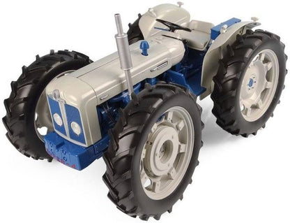 Universal Hobbies Ford County 654 Prototype 1964 1:16