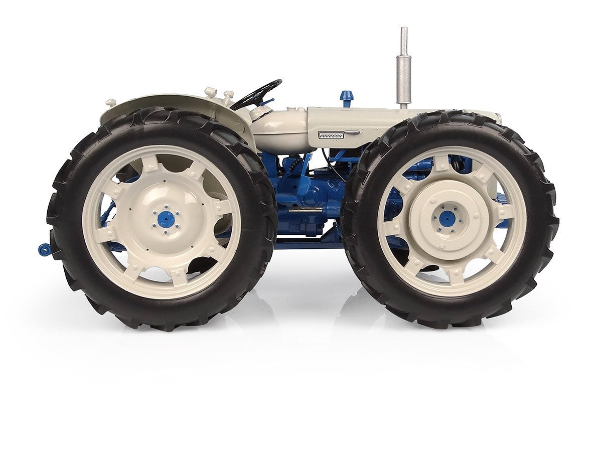 Universal Hobbies Ford County 654 Prototype 1964 1:16