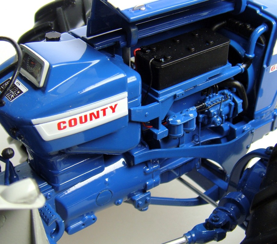 Universal Hobbies - 1/16 FORD COUNTY 654 UH2826