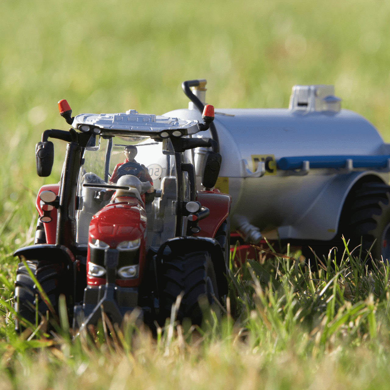 Britains - Massey Ferguson 6718 S - 1:32