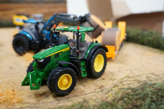 Britains - John Deere 6R 185 - 1:32