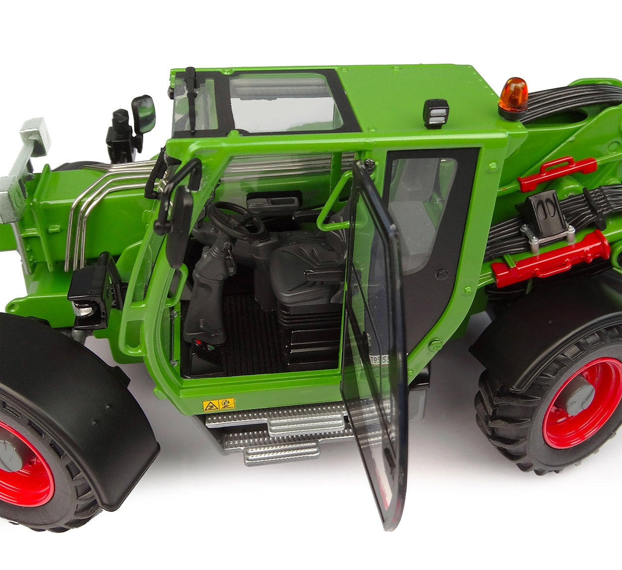 Universal Hobbies 1:32 Scale Fendt Cargo T955