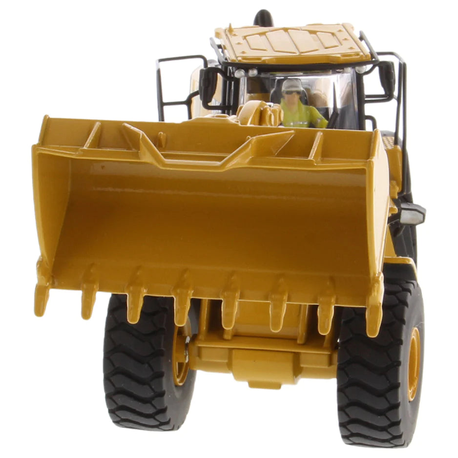 Die Cast Masters - 1:50 Cat® 966 Wheel Loader