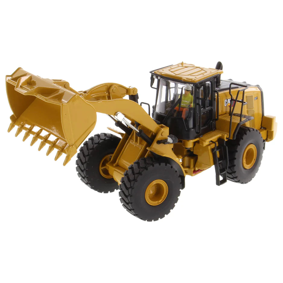 Die Cast Masters - 1:50 Cat® 966 Wheel Loader