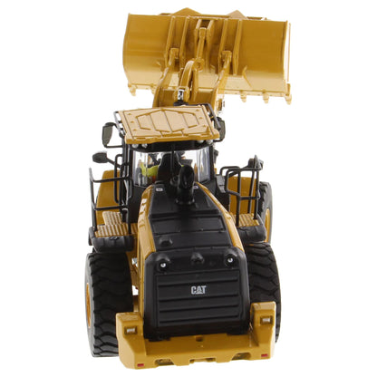 Die Cast Masters - 1:50 Cat® 966 Wheel Loader