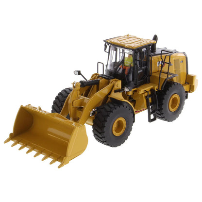 Die Cast Masters - 1:50 Cat® 966 Wheel Loader