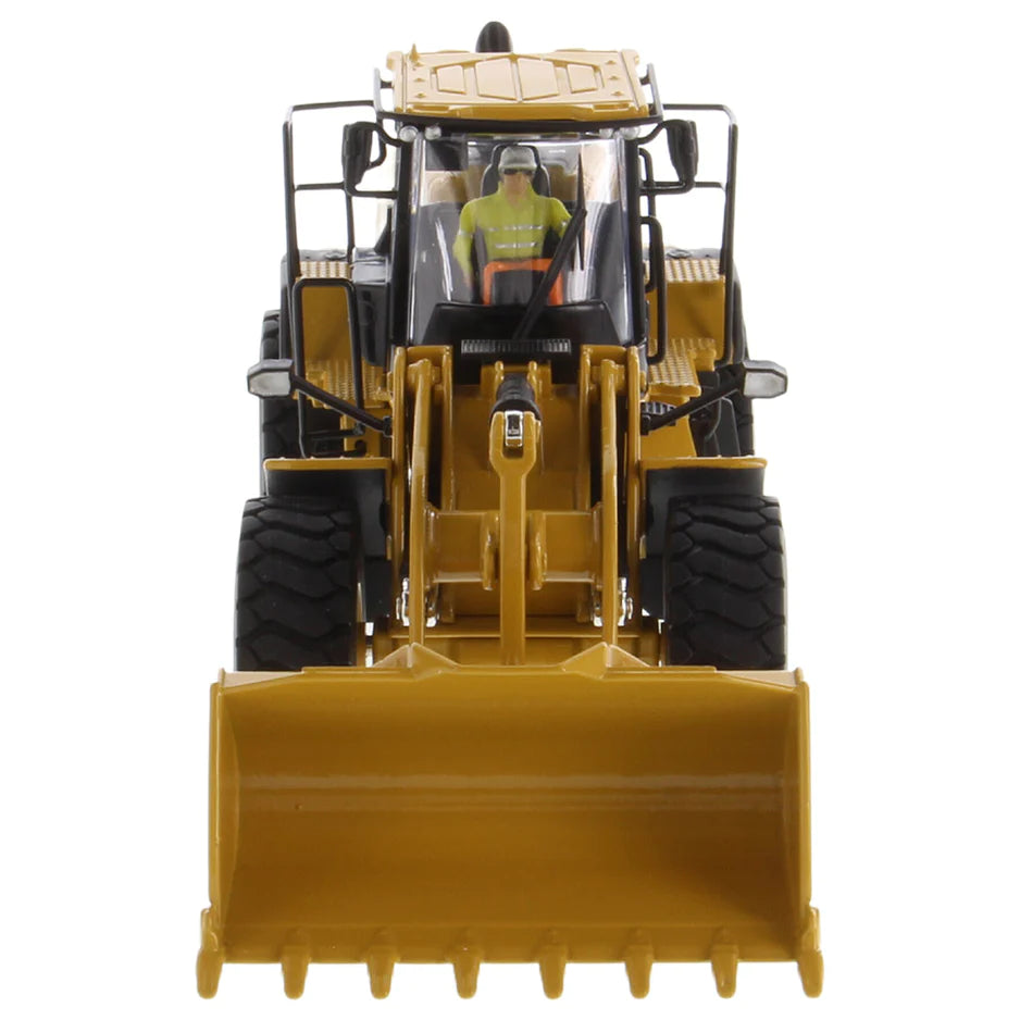 Die Cast Masters - 1:50 Cat® 966 Wheel Loader