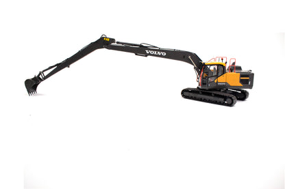 AT -  Volvo EC220ELR Long Reach Tracked excavator.