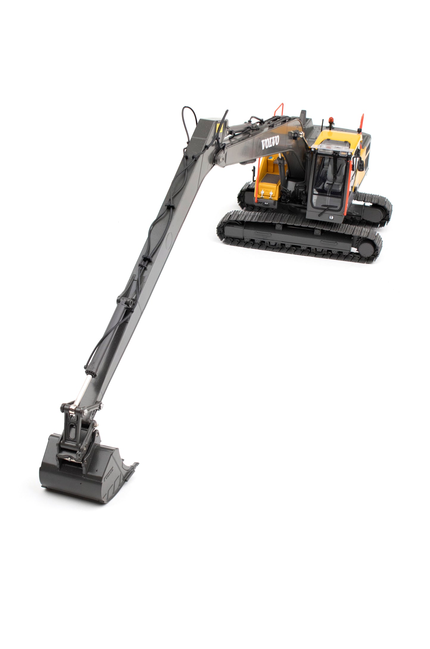 AT -  Volvo EC220ELR Long Reach Tracked excavator.