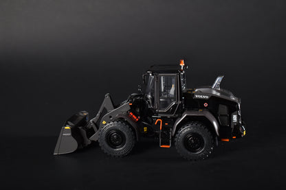 AT -  Volvo L60H wheel loader Limited Black Edition (999 pieces)