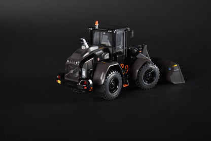 AT -  Volvo L60H wheel loader Limited Black Edition (999 pieces)
