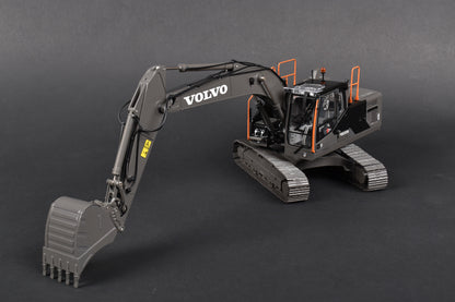 AT - Volvo EC220E Limited Black Edition - 1:32