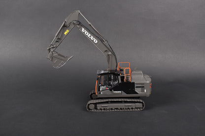 AT - Volvo EC220E Limited Black Edition - 1:32