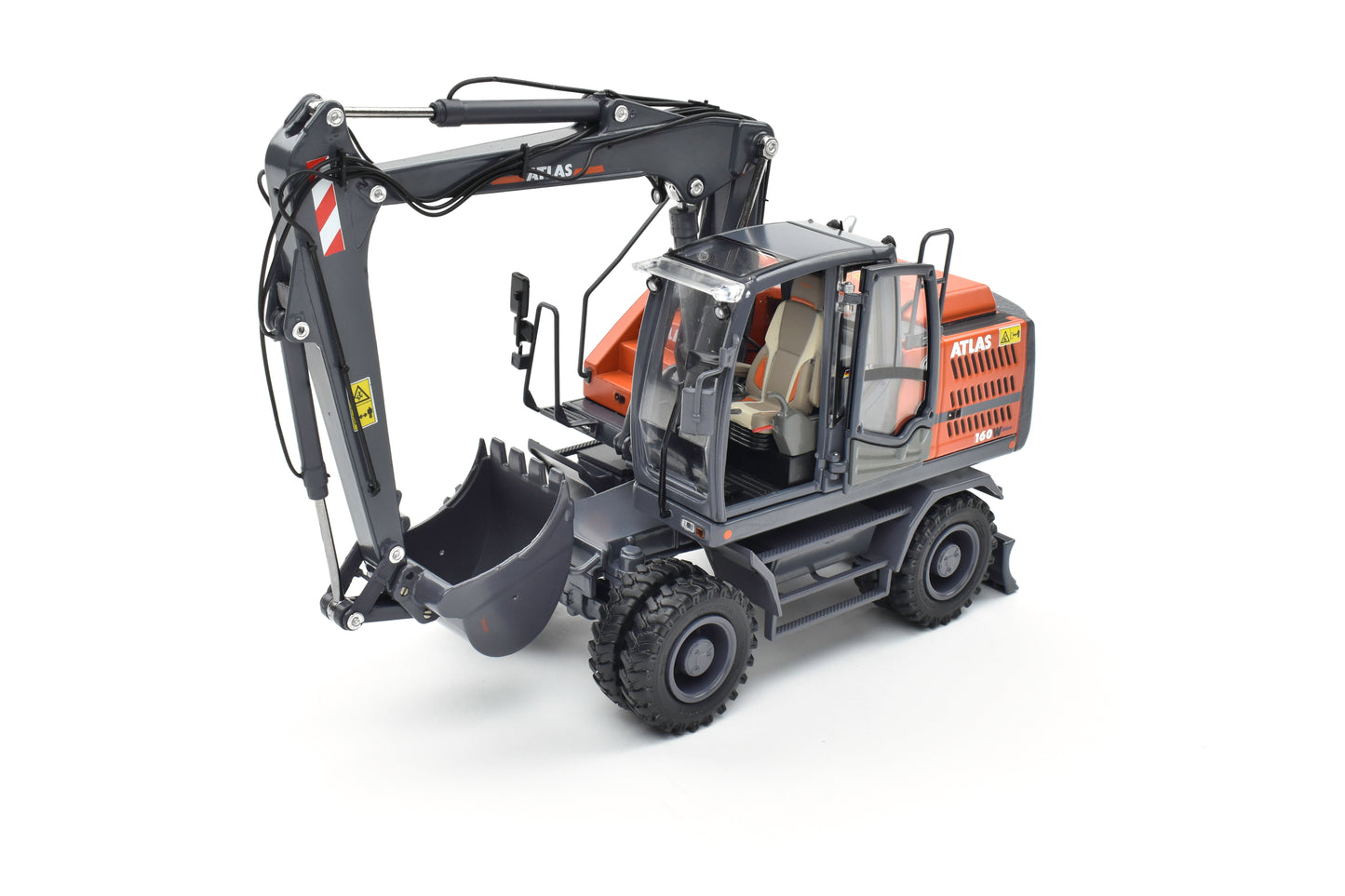 AT - Atlas 160W wheeled Excavator.
