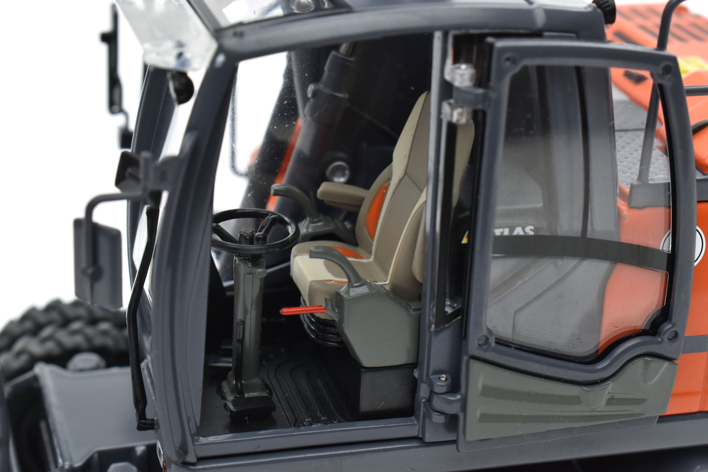 AT - Atlas 160W wheeled Excavator.