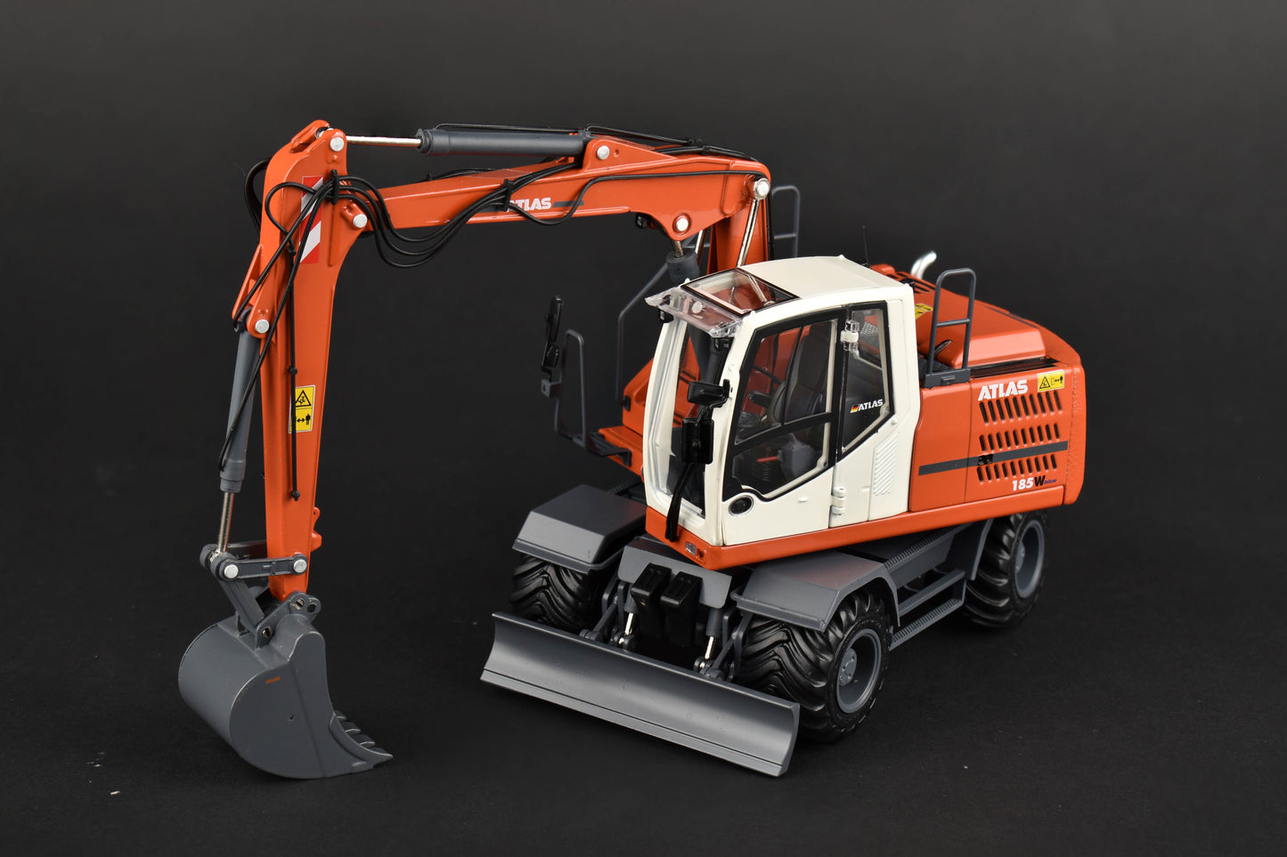 AT -  ATLAS 185W Limited Edition - 1:32