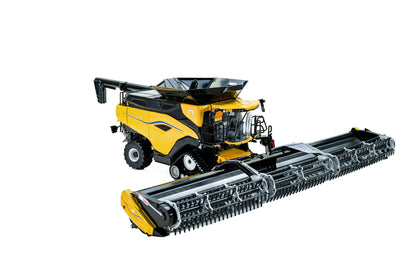 Universal Hobbies - New Holland CR11 Harvester - 1:32