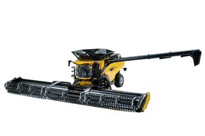 Universal Hobbies - New Holland CR11 Harvester - 1:32