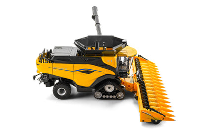 Universal Hobbies - New Holland CR11 Harvester - 1:32