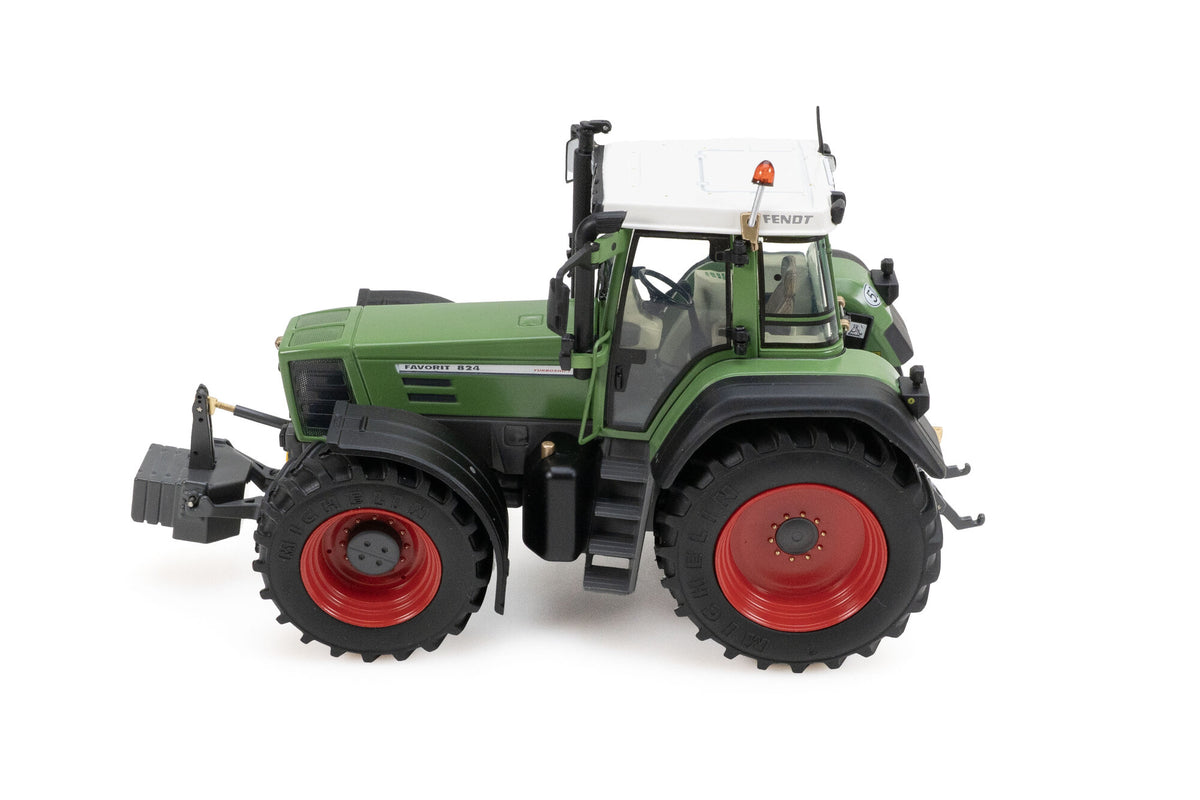 Weise - Fendt 824 Favorit - 1:32nd Scale