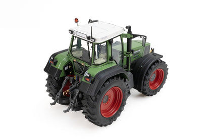 Weise - Fendt 824 Favorit - 1:32nd Scale