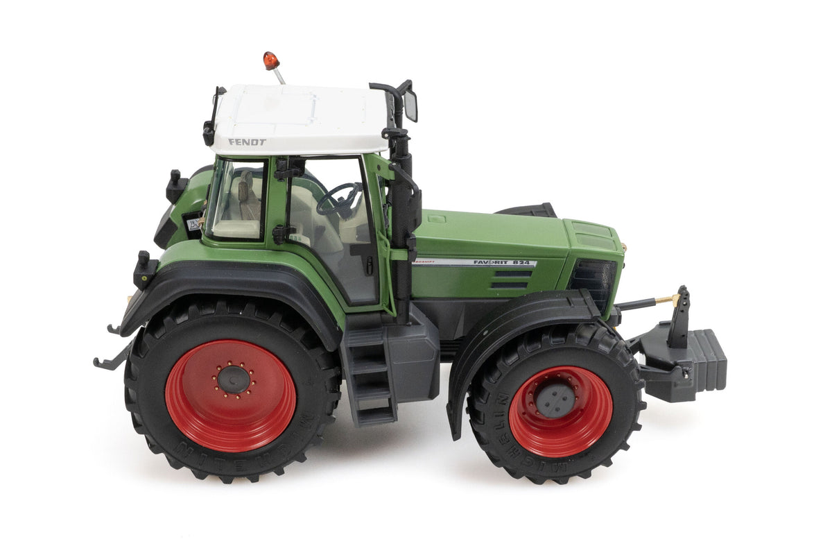 Weise - Fendt 824 Favorit - 1:32nd Scale