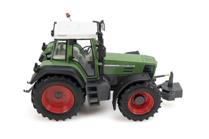 Weise - Fendt 824 Favorit - 1:32nd Scale