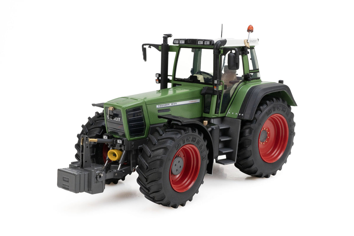 Weise - Fendt 824 Favorit - 1:32nd Scale