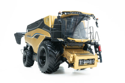Universal Hobbies - New Holland CR11 Harvester Gold - 1:32