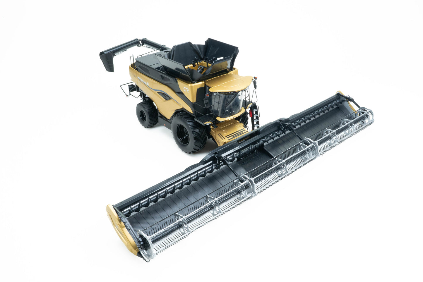 Universal Hobbies - New Holland CR11 Harvester Gold - 1:32
