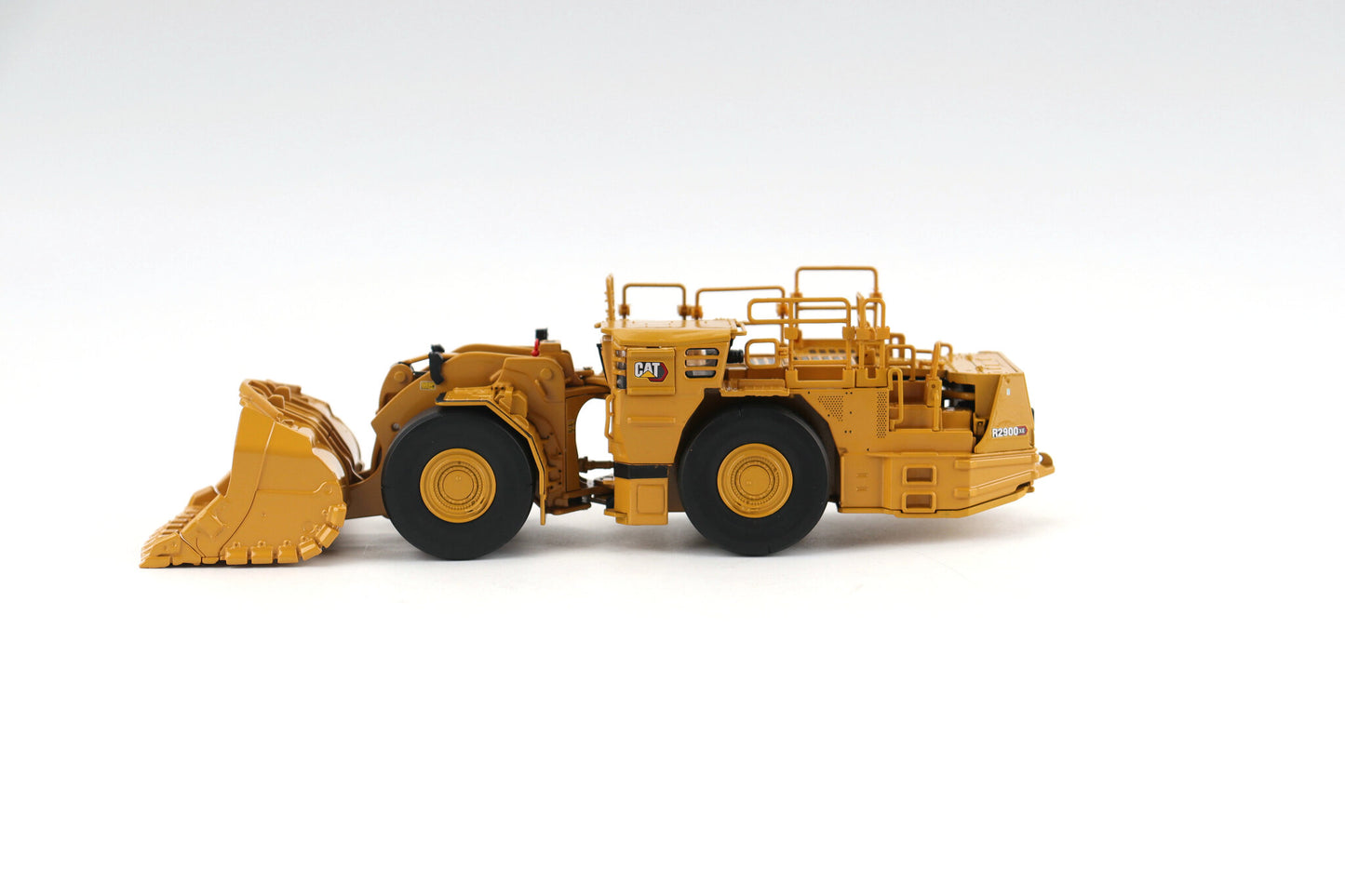 Die Cast Masters - Cat R2900 XE Underground Mining Loader - 1:50