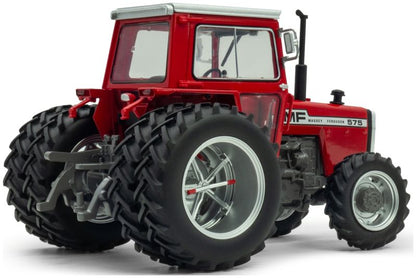 UNIVERSAL HOBBIES - Massey Ferguson 575 4wd w/Molcon Duals