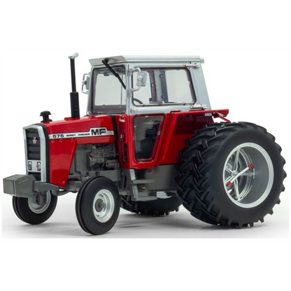 UNIVERSAL HOBBIES - Massey Ferguson 575 2wd w/Molcon Duals