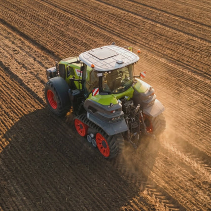 Universal Hobbies - Claas Axion Terra Trac 930 - 1:32