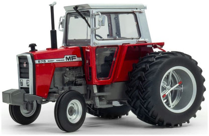 Universal Hobbies - Massey Ferguson 575 w/Molcon Duals - 1:32